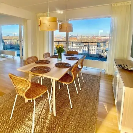 Penthouse - Amazing Views & Hygge