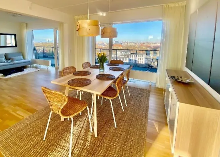 Penthouse - Amazing Views & Hygge