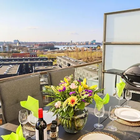 Penthouse - Amazing Views & Hygge Lejlighed
