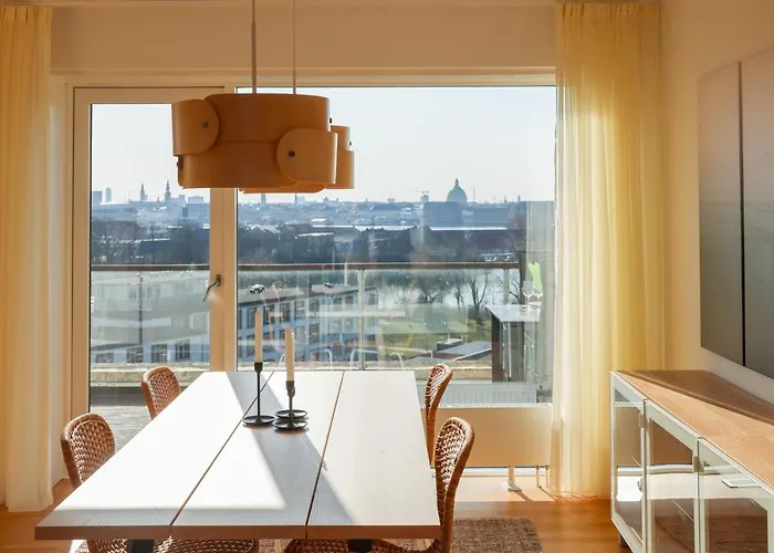 Penthouse - Amazing Views & Hygge Lejlighed *